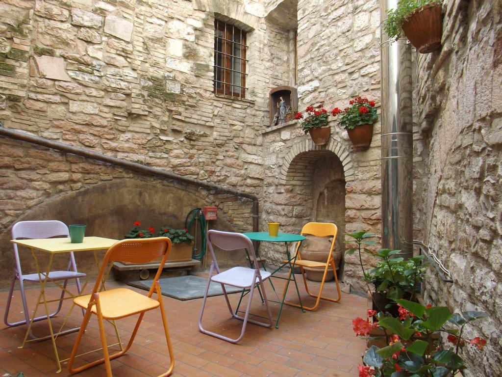 Camere Santa Chiara Ασίζη Εξωτερικό φωτογραφία