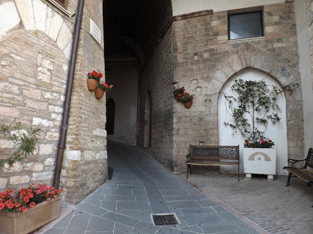 Camere Santa Chiara Ασίζη Εξωτερικό φωτογραφία